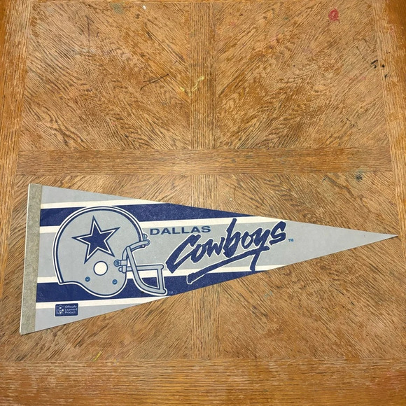 Dallas Cowboys NFL 30" 1990s Vintage New Old Stock Felt Pennant. - Picture 1 of 4